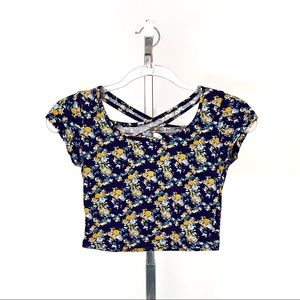 Ambiance Apparel Cropped Short Sleeve Top • Sz Small • Floral • Blue